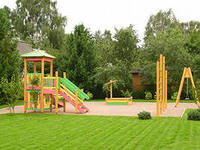 «Детский уголок» в дизайне двора.